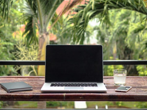 The pros and cons of working remotely as a digital nomad
