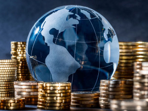 Global investment for expats: the best opportunities of 2025